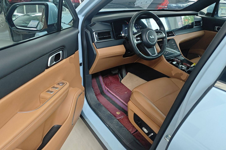 理想汽车 理想ONE 2021款 增程6座版中控内饰7003