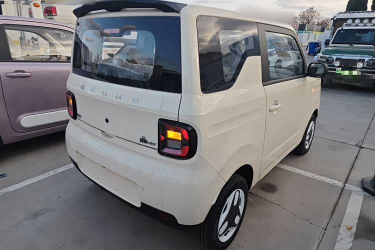 吉利银河 熊猫 2025款 210km 元气熊车身外观7