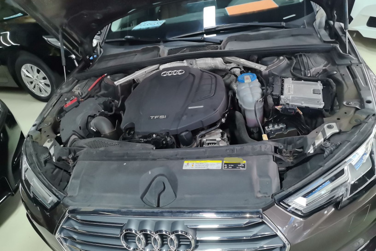 奥迪A4L 2018款 30周年年型 40 TFSI 时尚型局部细节24