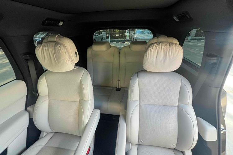 理想汽车 理想L9 2022款 Max中控内饰7009