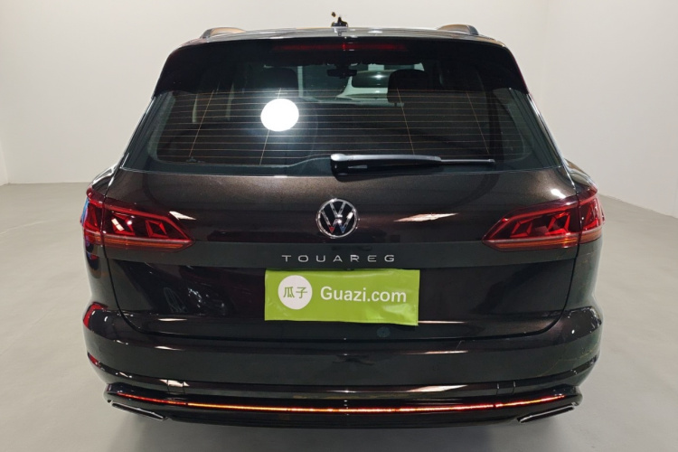 大众 途锐 2022款 3.0TSI 锐享版 曜黑运动套装车身外观6