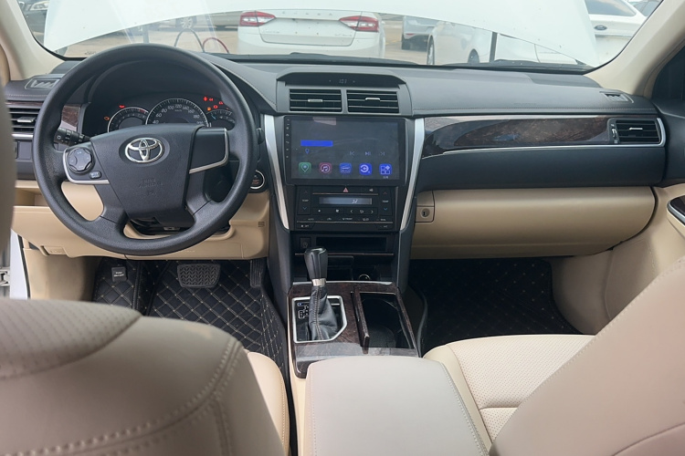 丰田 凯美瑞 2016款 2.0E 十周年纪念精英版中控内饰7003