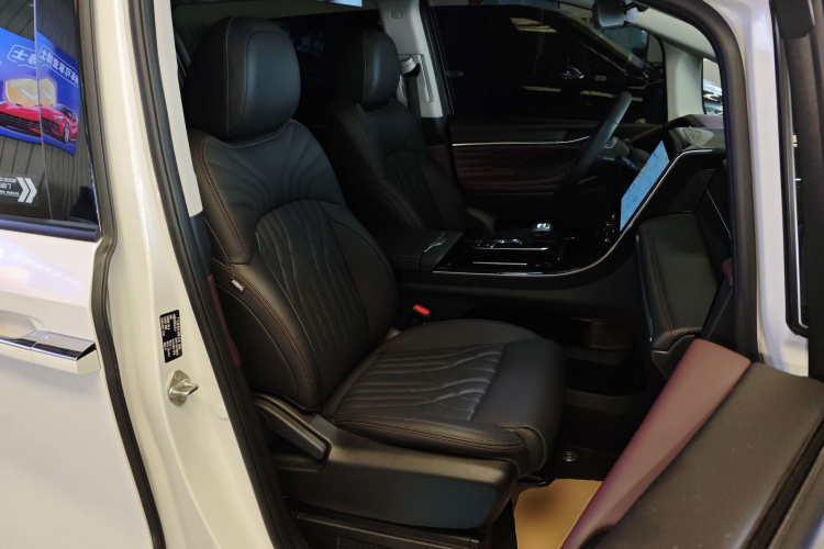 广汽传祺 传祺M8 2024款 大师系列 400T 尊贵版局部细节41