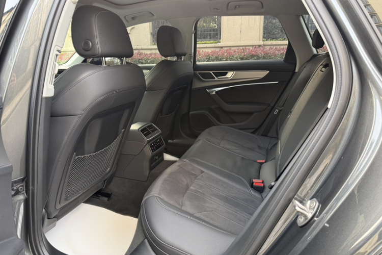 奥迪A6(进口) 2024款 Avant 先锋派 45 TFSI 臻选动感型中控内饰7003