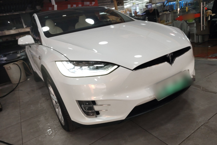 特斯拉 Model X 2019款 长续航版车身外观3