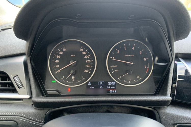 宝马2系旅行车 2016款 218i 运动设计套装局部细节14