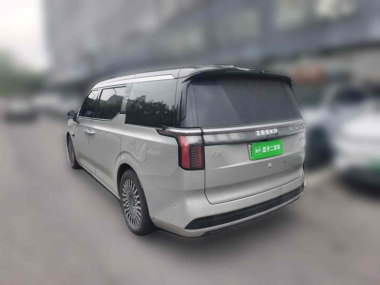 极氪009 2024款 六座行政版四驱 108kWh(3)