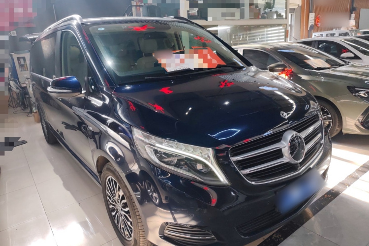 奔驰V级 2017款 V 260 L 尊贵加长版车身外观6002
