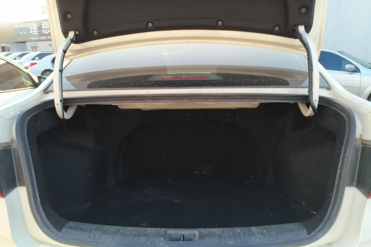 长安 逸动DT 2018款 1.6L 手动智享型局部细节23