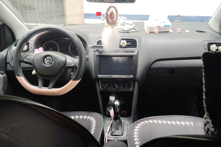 大众 Polo 2014款 1.6L 自动舒适版中控内饰12
