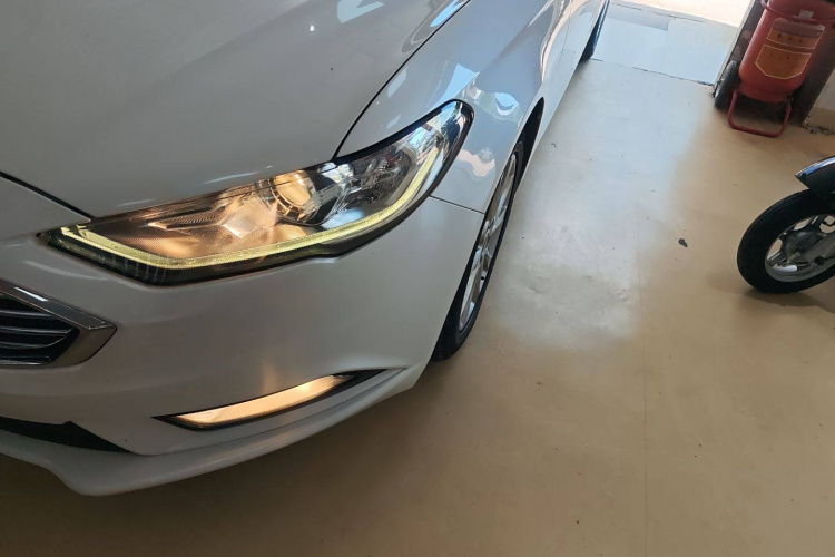 福特 蒙迪欧 2017款 EcoBoost 180 时尚型局部细节36