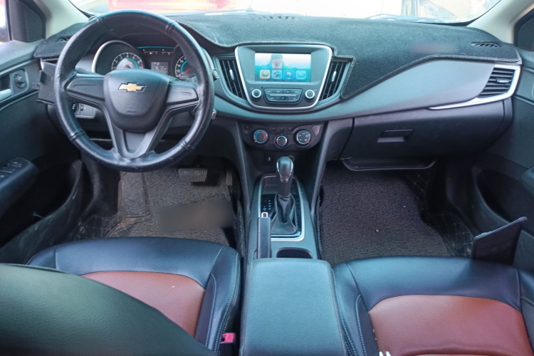 雪佛兰 科沃兹 2018款 320 自动欣享天窗版中控内饰12