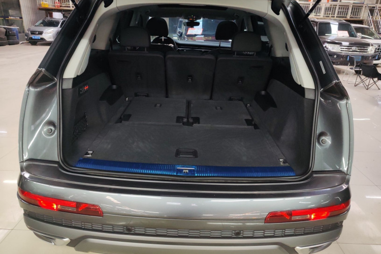奥迪Q7 2021款 55 TFSI quattro S line运动型局部细节23