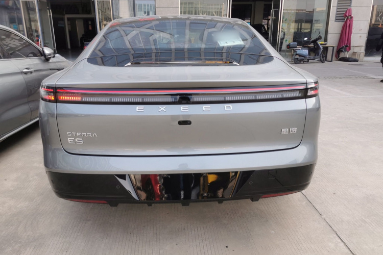 星途 星纪元 ES 2025款 增程 Pro 高速辅助驾驶车身外观6004