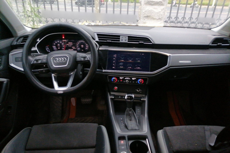 奥迪Q3 2019款 35 TFSI 进取动感型中控内饰7002