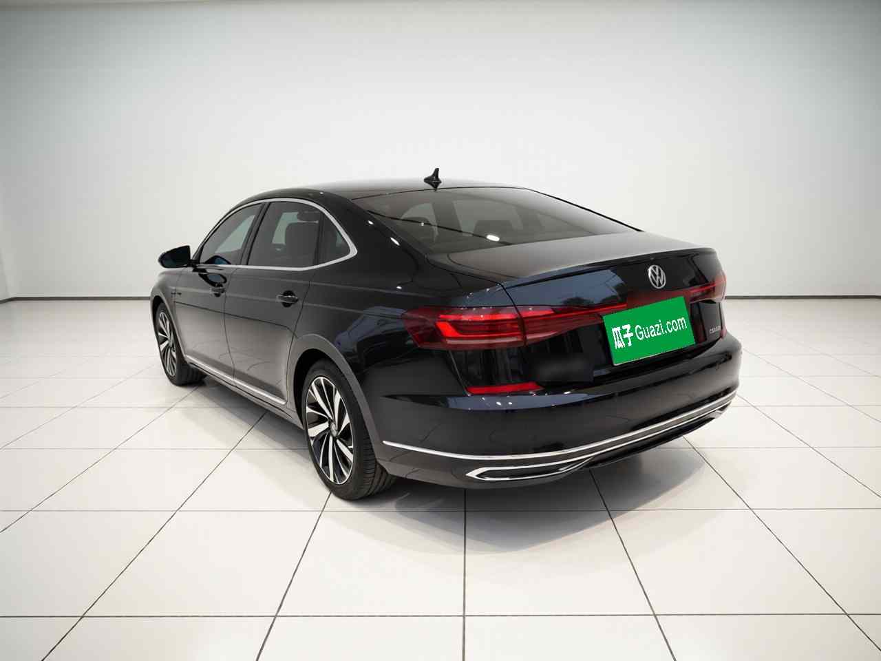 大众 帕萨特 2025款 出众款 380TSI 龙腾版(3)