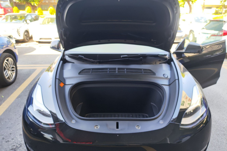 特斯拉 Model Y 2021款 标准续航后驱版局部细节24