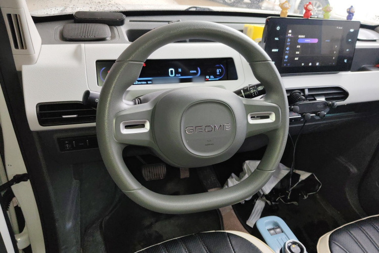 吉利银河 2024款 熊猫mini 200km 耐力熊中控内饰13