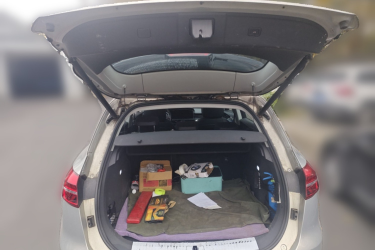 红旗HS5 2019款 2.0T 智联旗享版中控内饰23