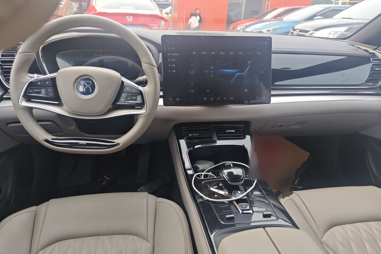 比亚迪 汉 2024款 EV 荣耀版 605KM前驱尊贵型中控内饰12
