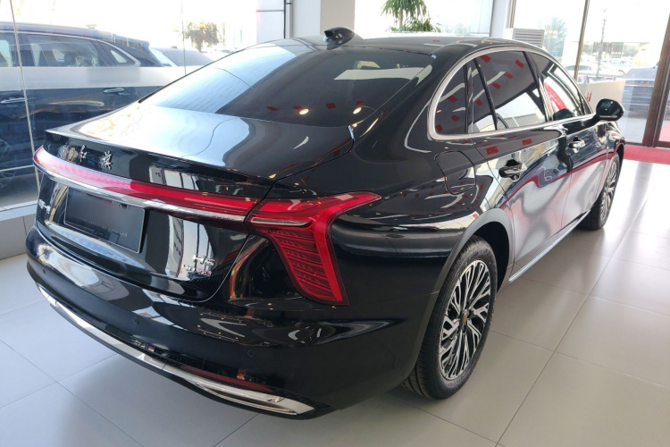 红旗H5 2025款 2.0T 自动旗领版车身外观7