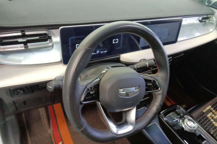 吉利几何E萤火虫 2022款 401KM 玲珑虎 4座中控内饰12