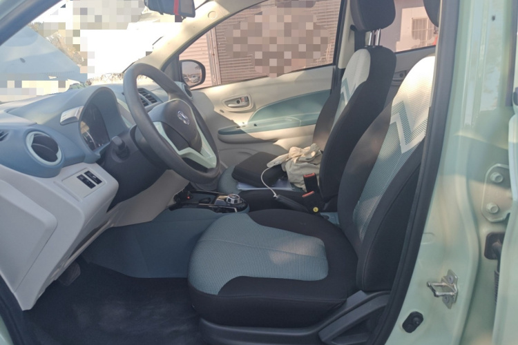 长安欧尚 奔奔E-Star 2021款 国民版 多彩款 磷酸铁锂（31.86kWh）局部细节19