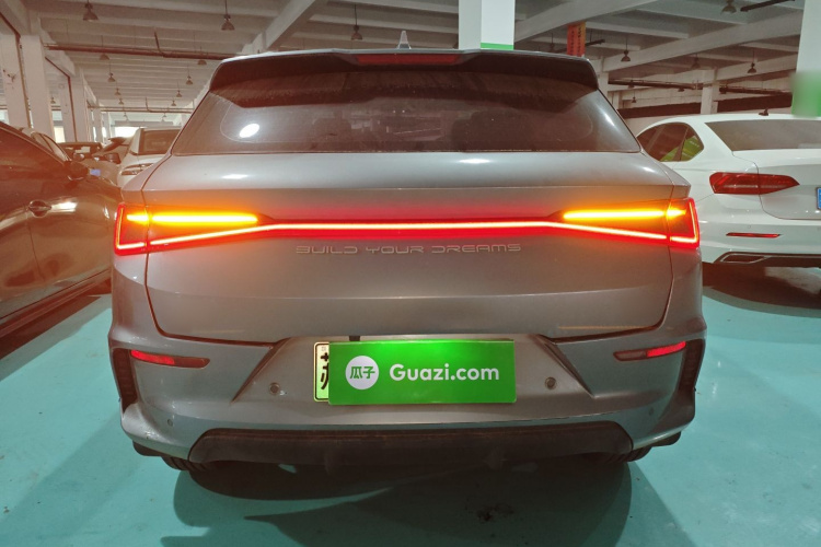 比亚迪e2 2021款 豪华型车身外观6