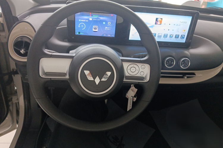 五菱汽车 五菱缤果 2024款 203km 轻享款中控内饰13