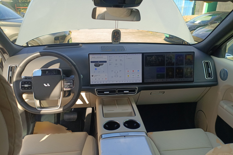 理想汽车 理想L9 2024款 Ultra中控内饰7002