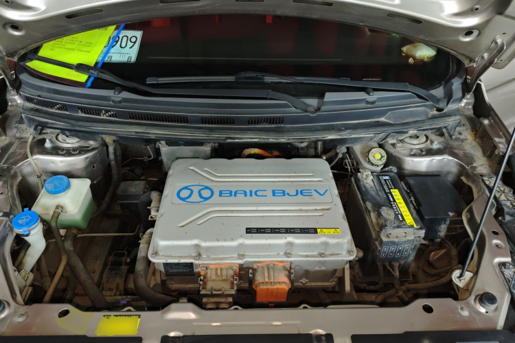 北汽新能源EX 2018款 EX360 新尚版机舱底盘24