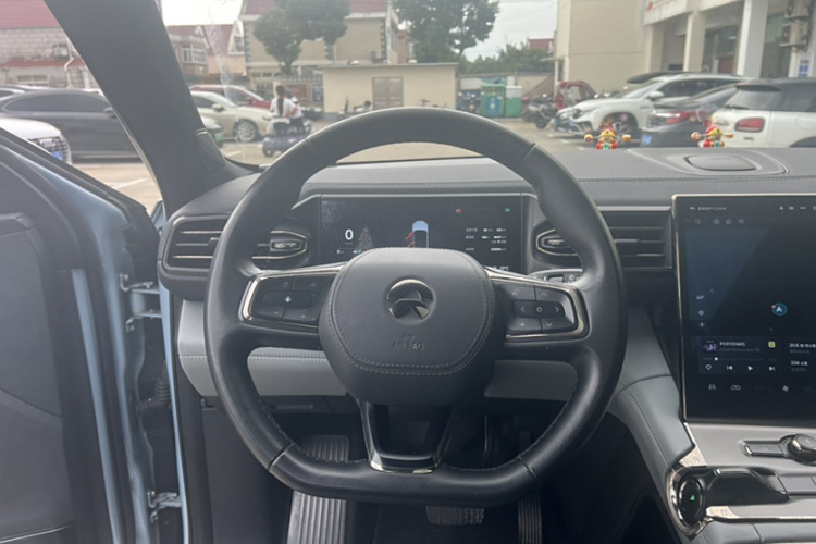 蔚来ES6 2020款 455KM 运动版中控内饰7003