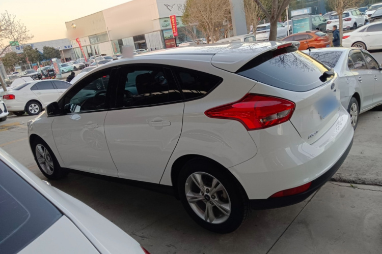 福特 福克斯 2017款 两厢 1.6L 手动舒适型智行版车身外观4