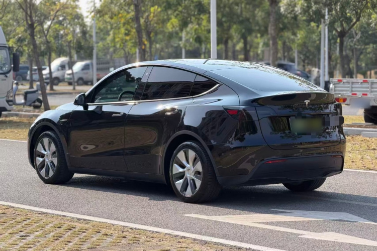 特斯拉 Model Y 2022款 改款 后轮驱动版车身外观6003