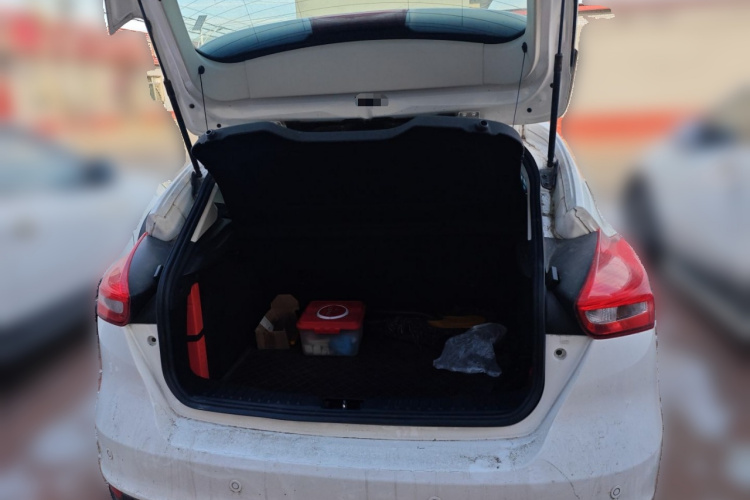 福特 福克斯 2017款 两厢 EcoBoost 180 自动精英型中控内饰23