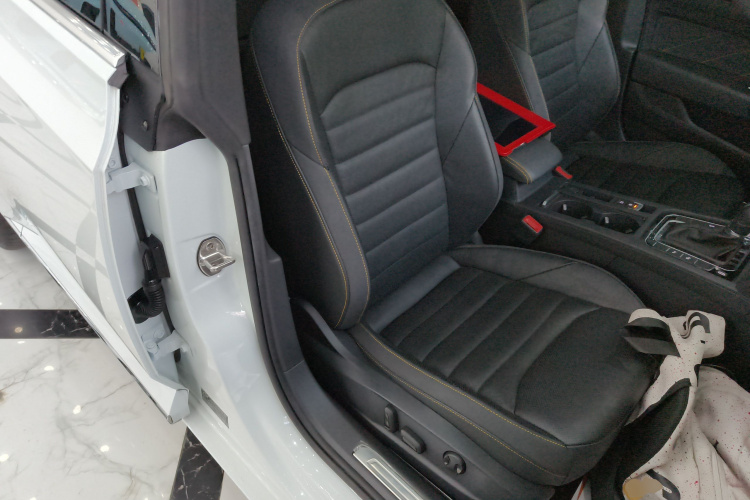 一汽-大众CC 2024款 380TSI 夺目版局部细节41