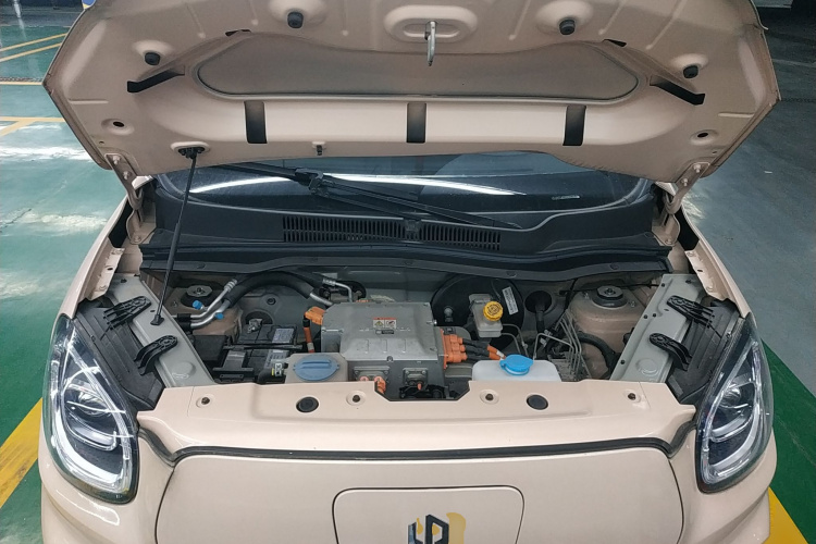 零跑汽车 零跑T03 2021款 400豪华版机舱底盘24