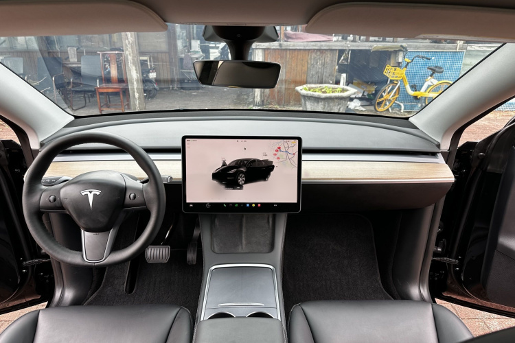 特斯拉 Model Y 2022款 后轮驱动版中控内饰7003