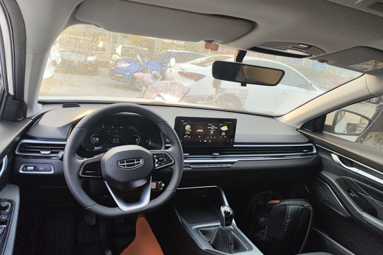 吉利汽车 帝豪 2022款 第4代 1.5L 手动豪华型中控内饰12
