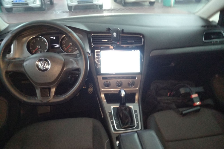 大众 高尔夫 2015款 1.6L 自动时尚型中控内饰12