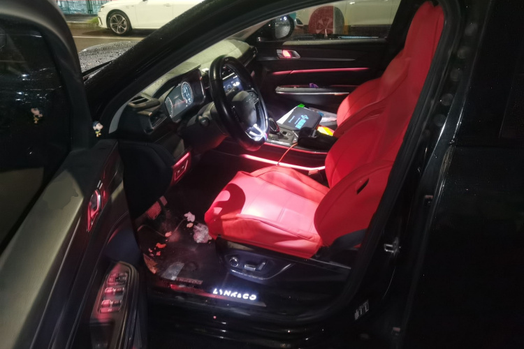 领克05 2020款 2.0TD 两驱耀Halo中控内饰20