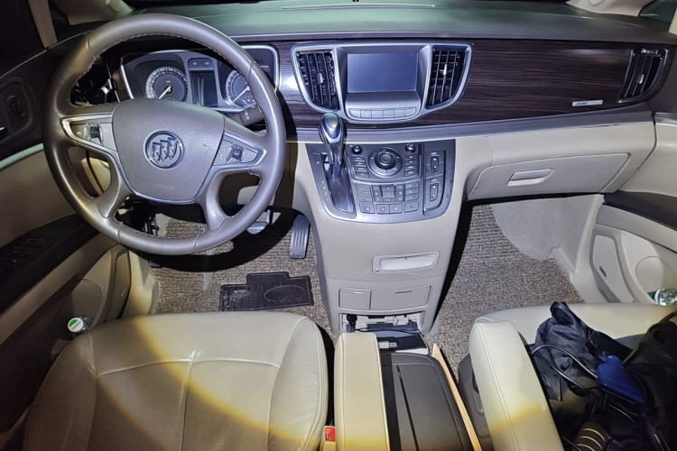 别克GL8 2013款 3.0L XT豪华商务旗舰版中控内饰7002