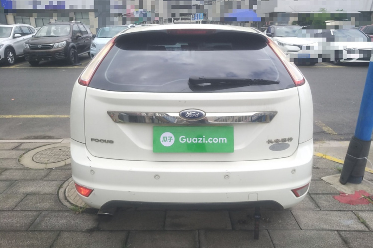 福特 福克斯 2013款 两厢经典 1.8L 自动基本型车身外观6004