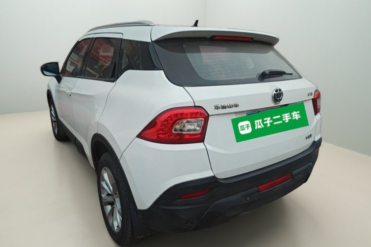 中华V3 2016款 1.5L 手动舒适型车身外观5