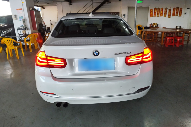 宝马3系 2019款 320Li 时尚型车身外观6