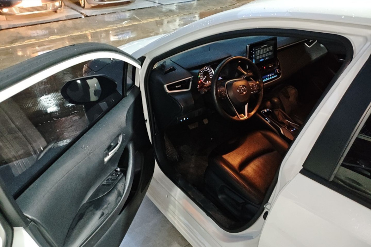 丰田 卡罗拉 2021款 1.2T S-CVT精英PLUS版中控内饰7003