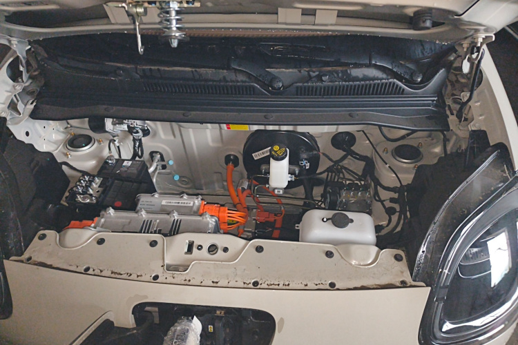 五菱汽车 宏光MINIEV 2025款 四门版 进阶款机舱底盘24