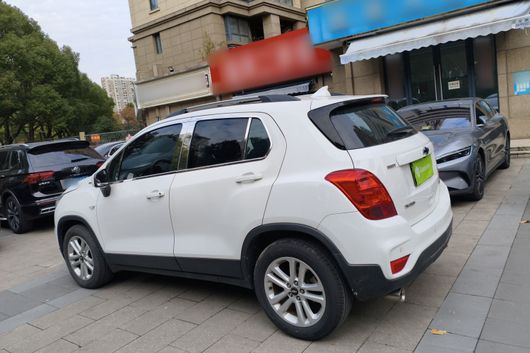 雪佛兰 创酷 2018款 330T 自动两驱精英型车身外观4