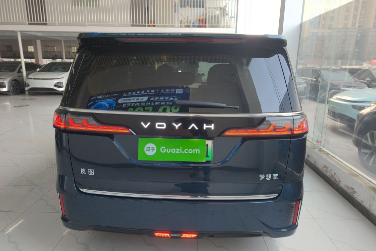 岚图汽车 岚图梦想家 2025款 PHEV 四驱旗舰鲲鹏版车身外观6