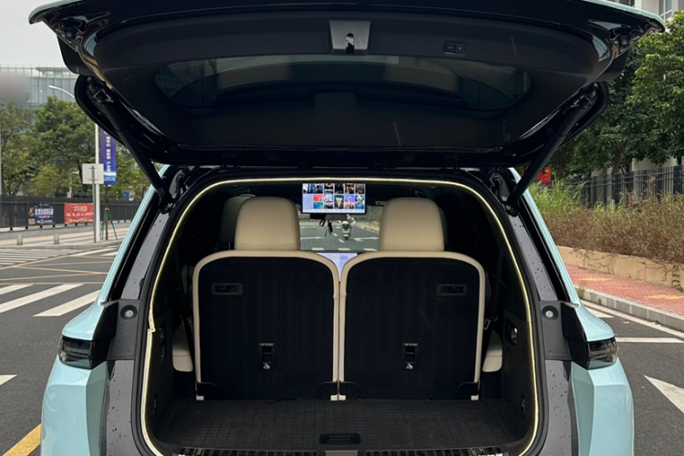 理想汽车 理想L9 2022款 Max中控内饰7001